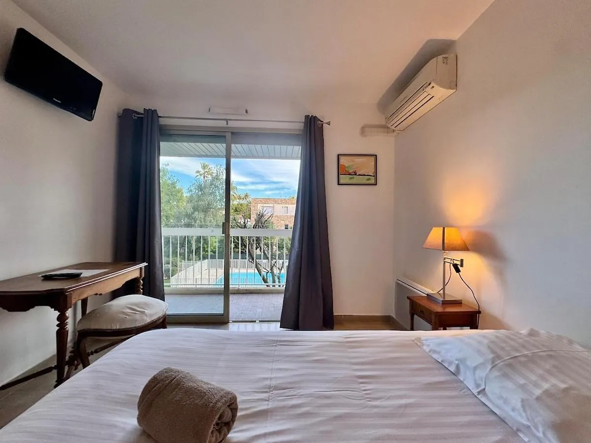 Le Lys - Apt 4 Prs - Clim - Piscine - Parking Antibes Apartment