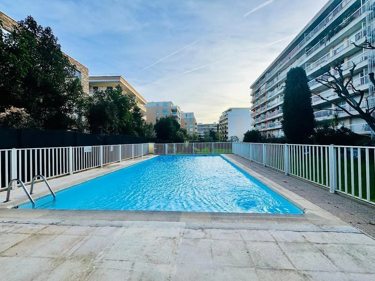 Le Lys - Apt 4 Prs - Clim - Piscine - Parking Antibes France