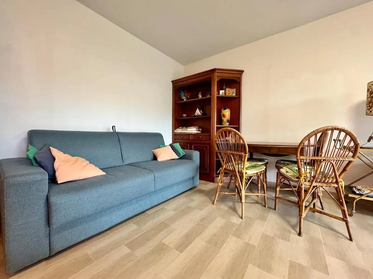 Le Lys - Apt 4 Prs - Clim - Piscine - Parking Antibes 0*,  France