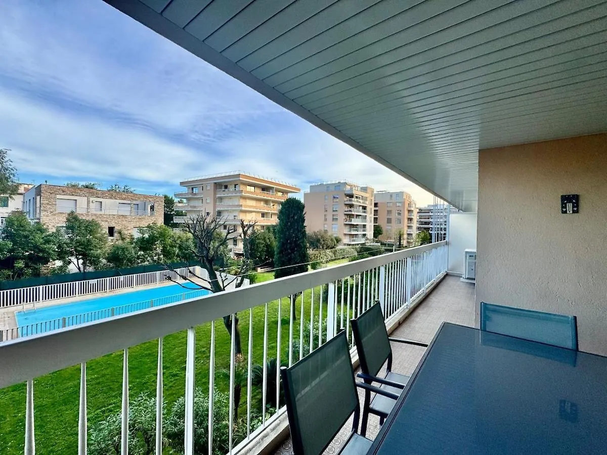 Le Lys - Apt 4 Prs - Clim - Piscine - Parking Antibes Apartment